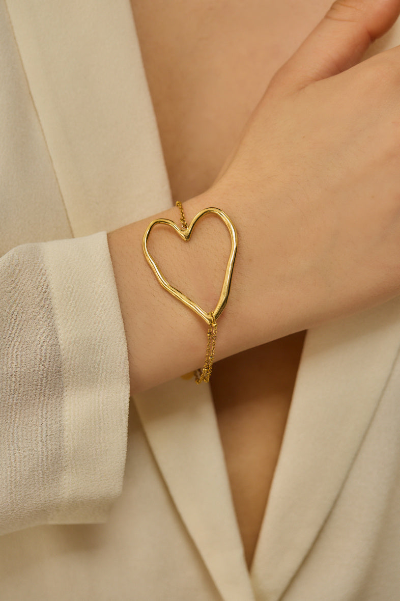 Gold heart bracelet