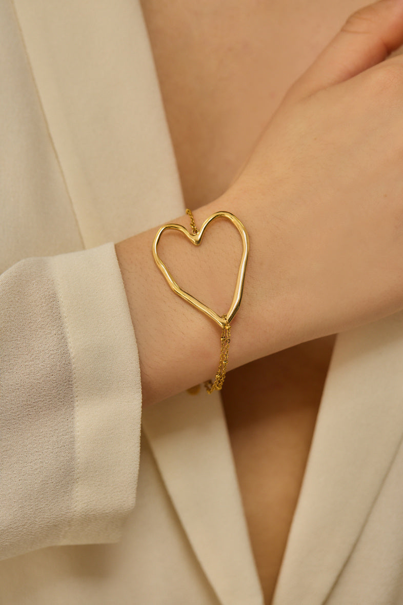 Gold heart bracelet