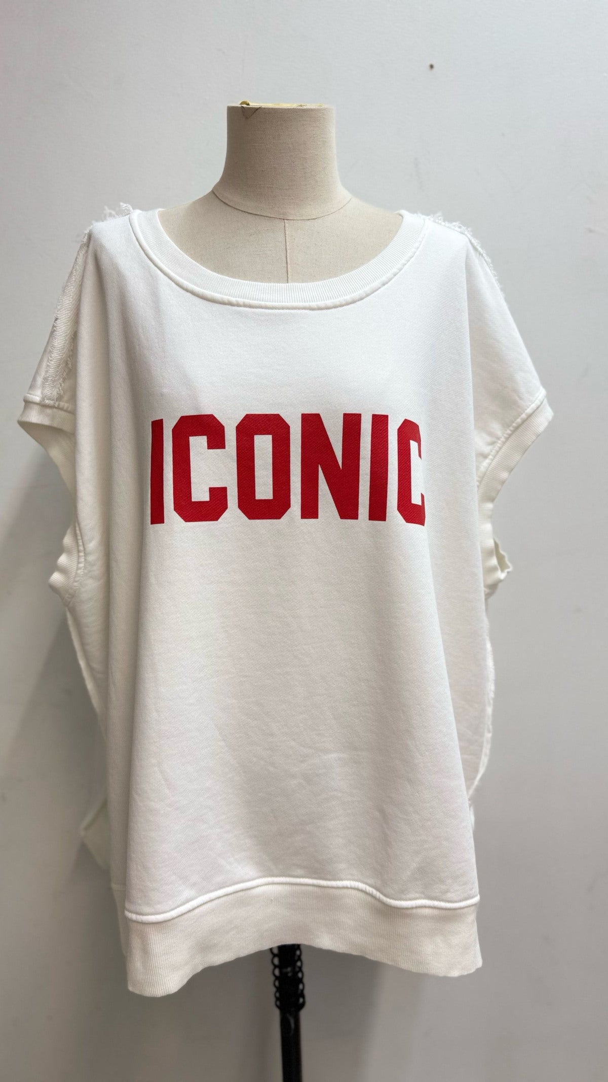 Iconic sweater T