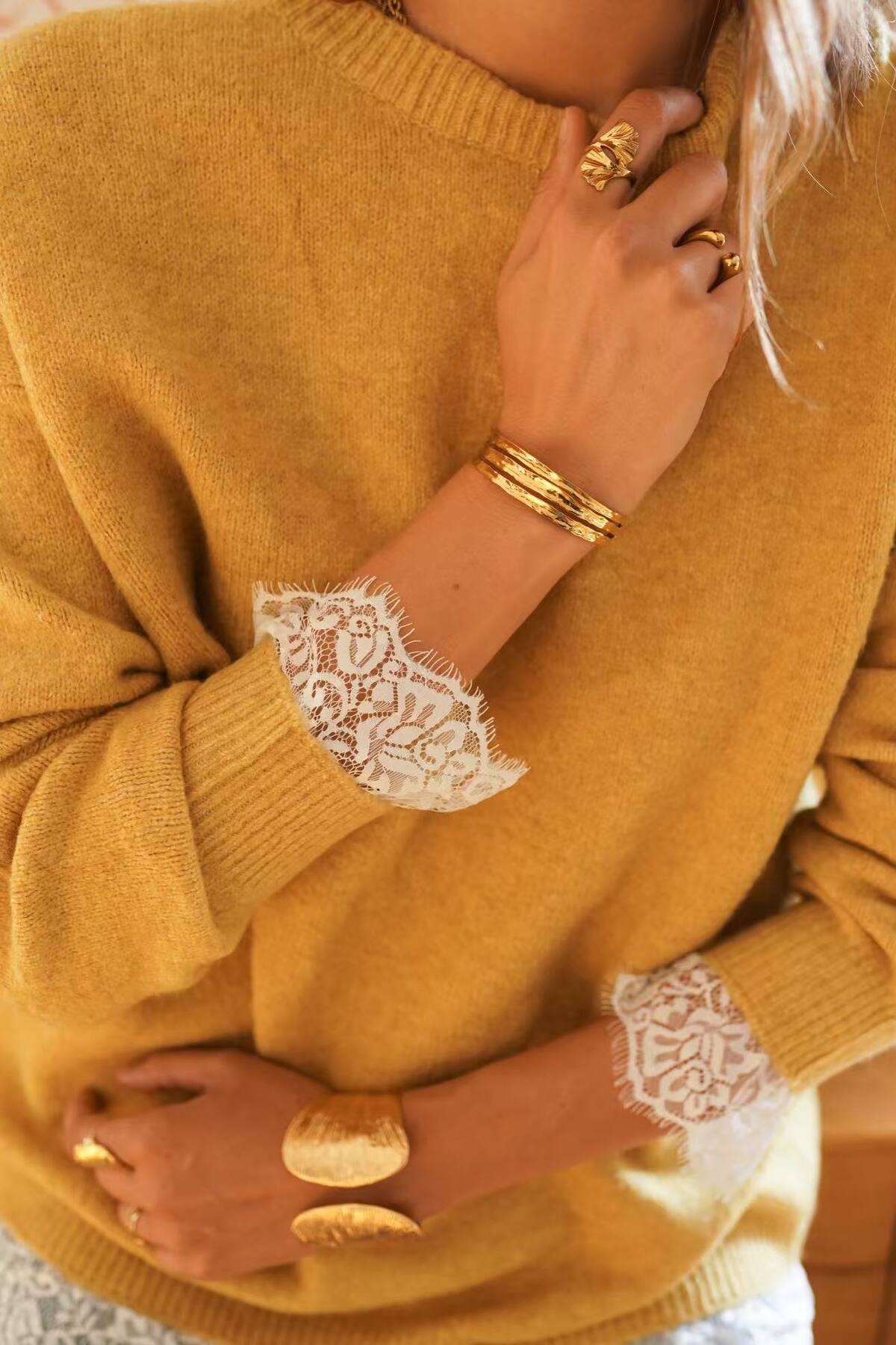 Open Back Lace sweater - Mustard