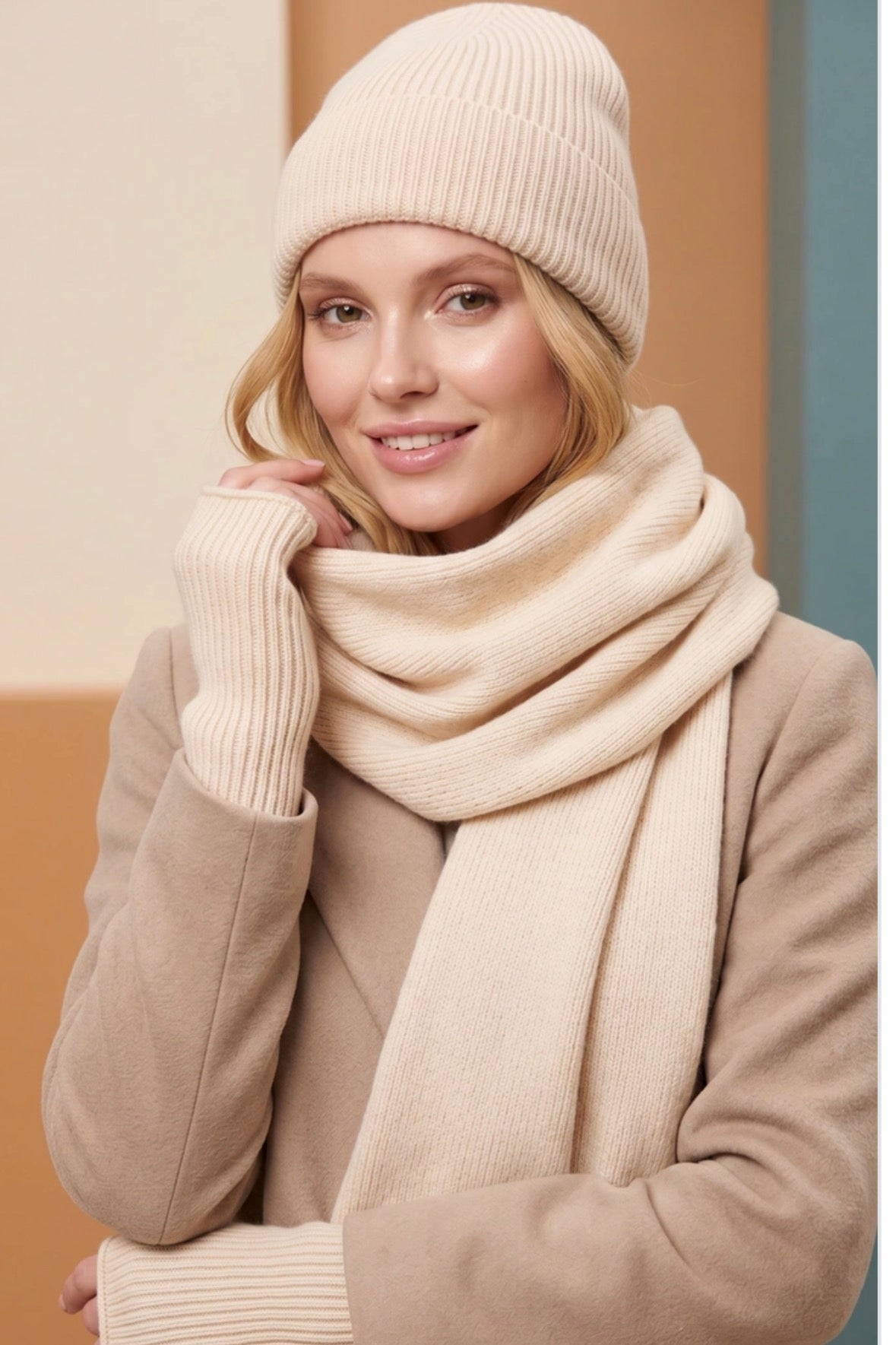 Beige scarf set