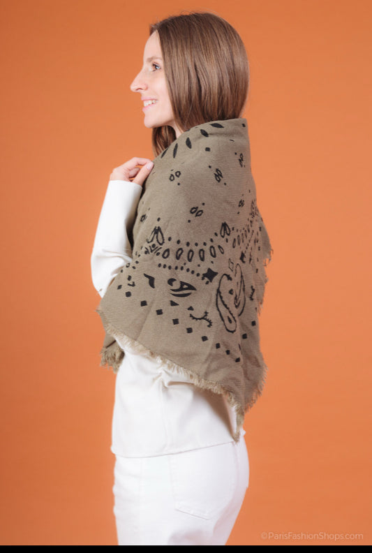 Khaki med paisley scarf